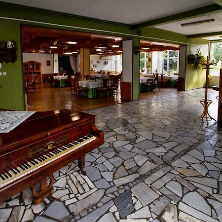 Zajazd Grodek Bujak Robert Naclegi I Restauracja Grodkow  ภายนอก รูปภาพ